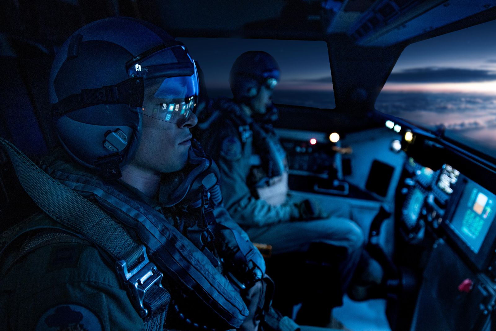 A House of Dynamte: Kyle Allen as Captain Jon Zimmer in a fighter jet. Image: Eros Hoagland | Netflix (2025)